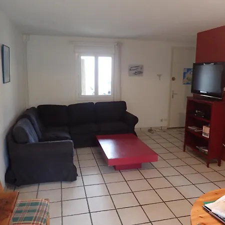 Holiday home Maison T4, Confort, Bord De L'etang,10 Mn Du Centre, Avec Jardin *